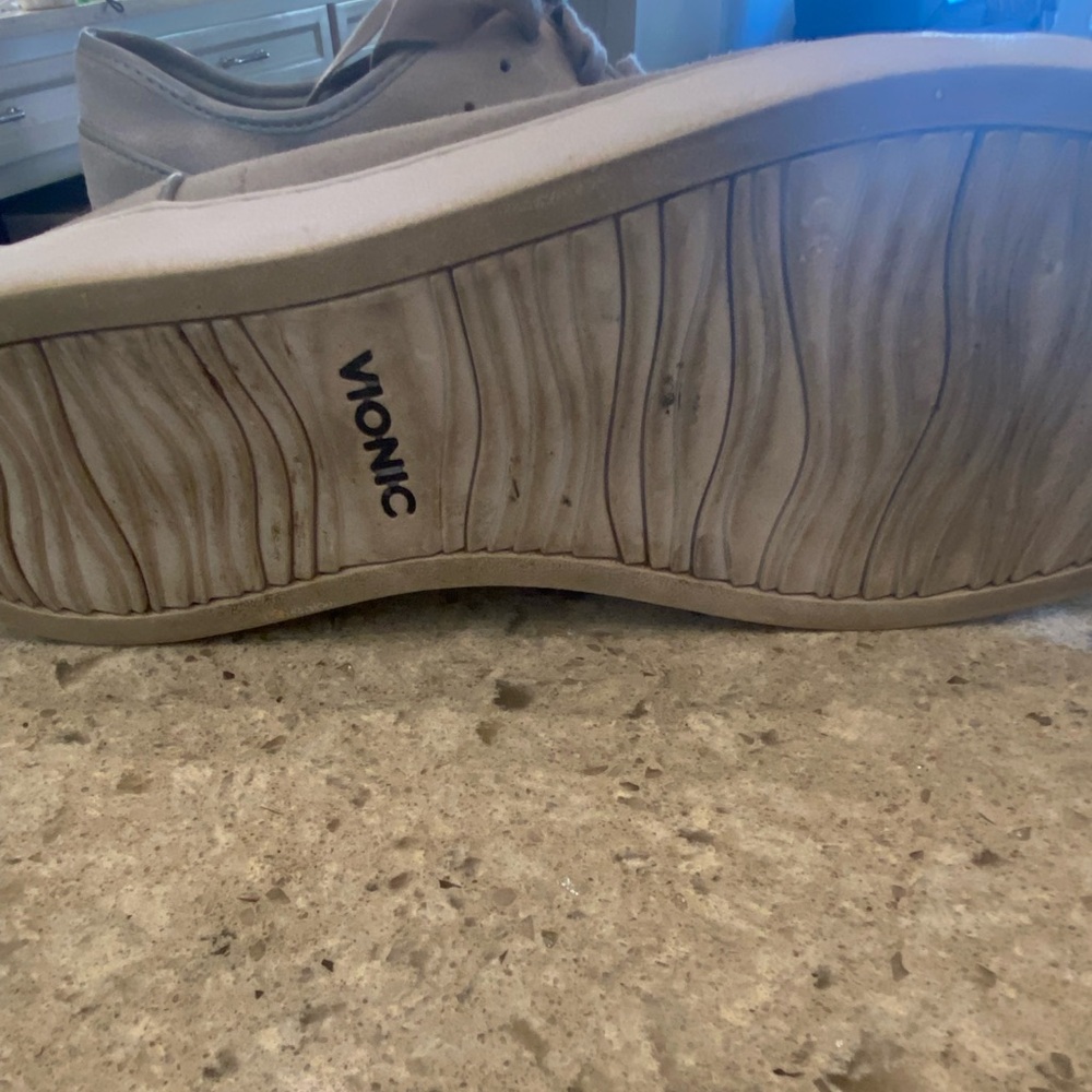 Vionic suede Women’s Sneakers - Picture 7 of 7